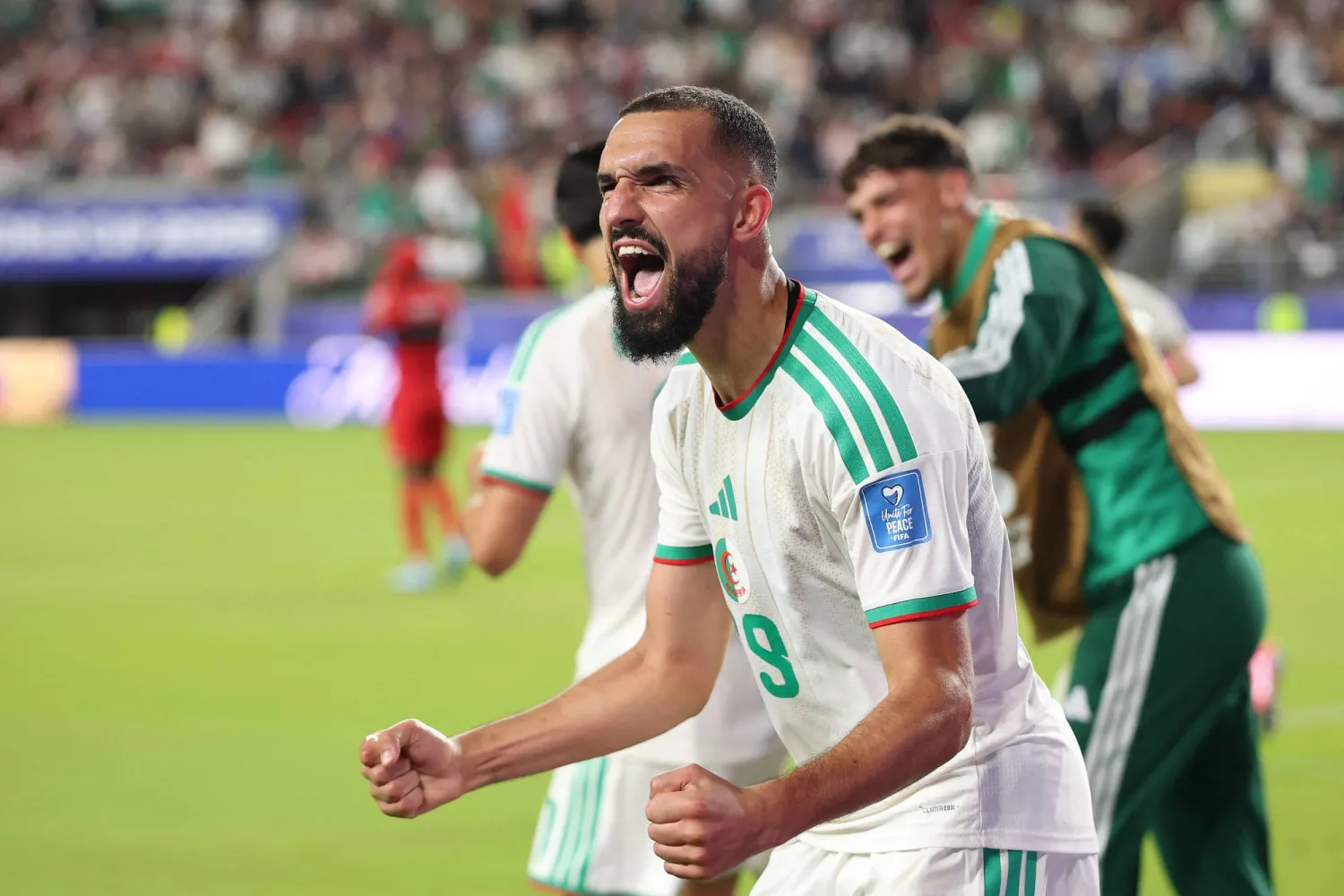 الجزائر تهزم الأردن بثنائية مثيرة وتحافظ على آمال التأهل في كأس العالم 2026