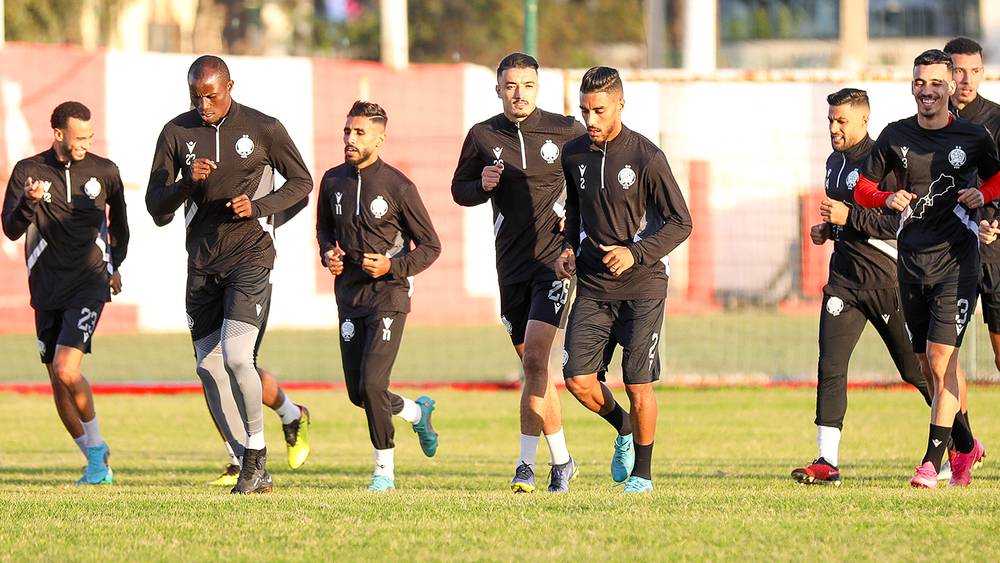الجيش الملكي يحسم “الكلاسيكو” أمام الوداد ويعتلي صدارة البطولة مؤقتاً