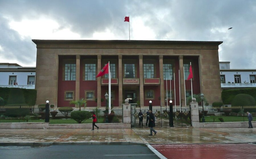 خلاف الأحزاب الصغيرة بالمغرب يثير اتهامات ومطالب بالتحقيق